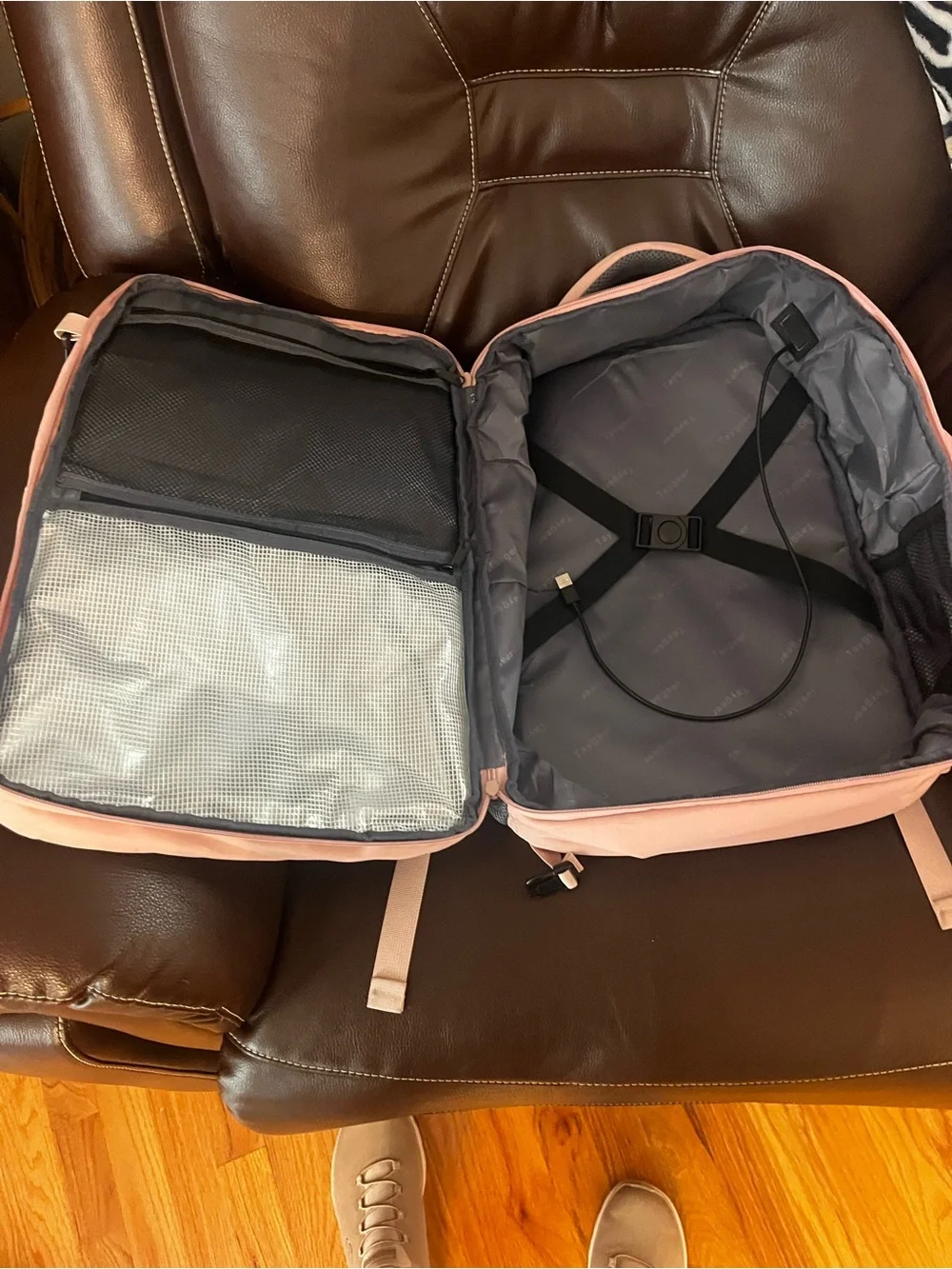 Taygeer - Pink Travel Backpack